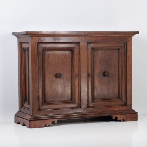 A 19TH CENTURY TUSCAN WALNUT CUPBOARD - ADDITIONAL PHOTO 1