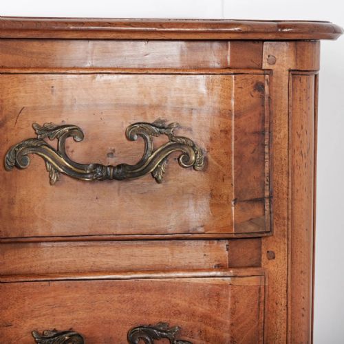 A 19TH CENTURY FRENCH WALNUT COMMODE - ADDITIONAL PHOTO 9