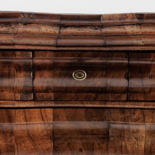AN 18TH CENTURY BAVARIAN CHEST - ADDITIONAL PHOTO 7
