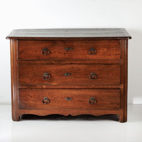 A 19TH CENTURY PROVINCIAL CHEST OF DRAWERS - ADDITIONAL PHOTO 1