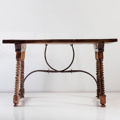 AN 18TH CENTURY SPANISH TABLE - ADDITIONAL PHOTO 3