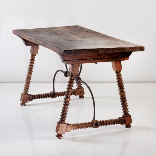 AN 18TH CENTURY SPANISH TABLE - ADDITIONAL PHOTO 5