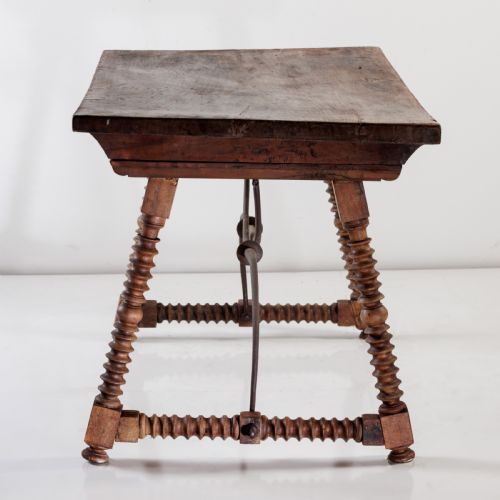 AN 18TH CENTURY SPANISH TABLE - ADDITIONAL PHOTO 9