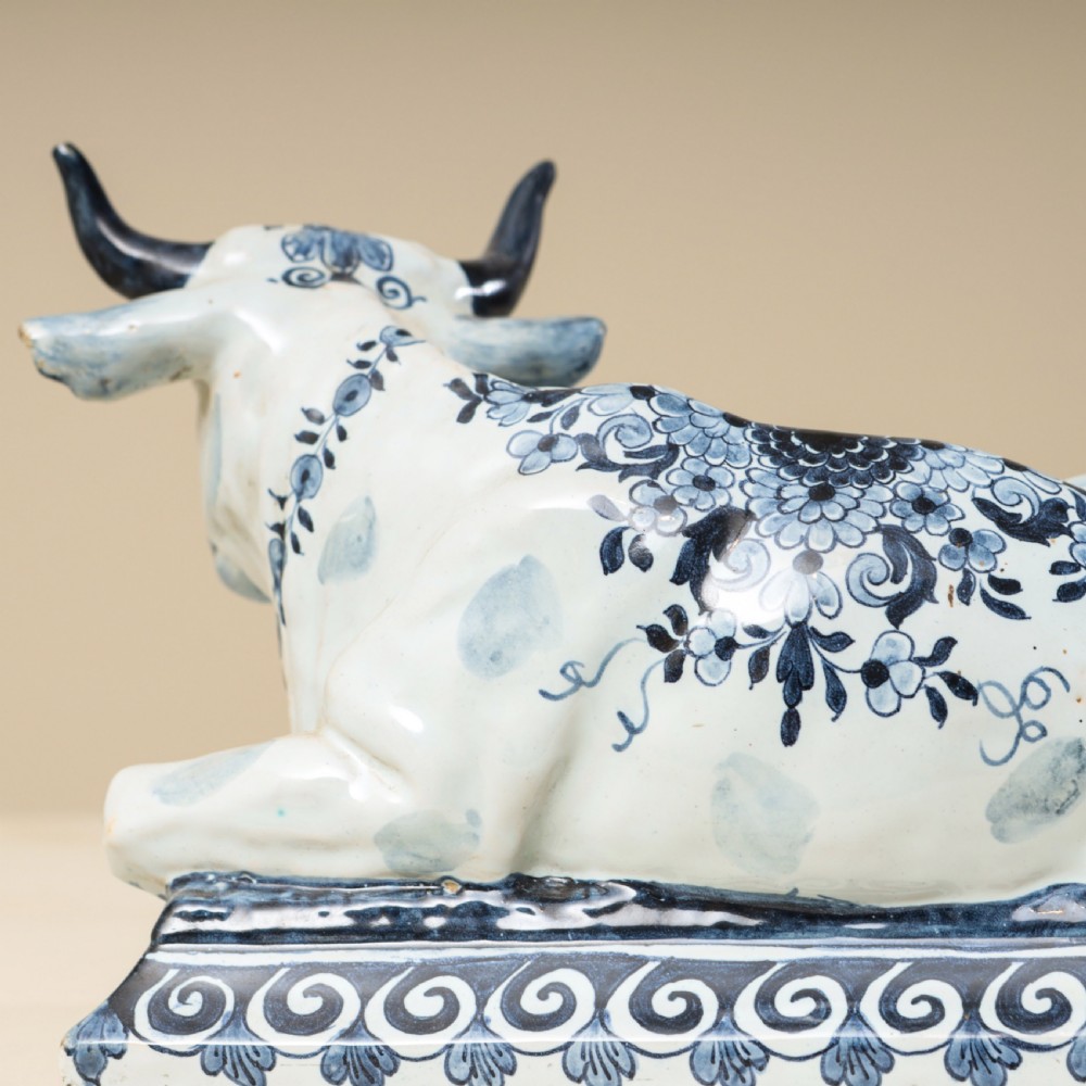 A Pair of 18th Century Delft Cows figurines View VIII