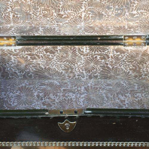 REGENCY LEATHER COVERED CAMPHOR CAMPAIGN CHEST - ADDITIONAL PHOTO 4