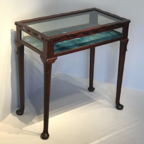 Victorian Mahogany Bijouterie Table