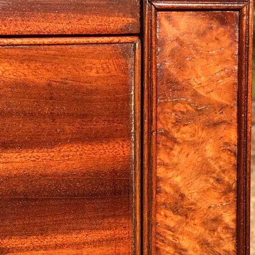 WILLIAM IV BOW FRONT MAHOGANY BURR OAK CHEST OF DRAWERS - ADDITIONAL PHOTO 7