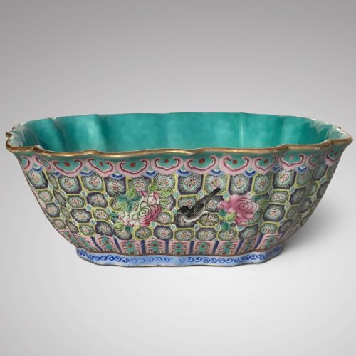 QING DYNASTY CHINESE LOBBED RECTANGULAR BOWL - ADDITIONAL PHOTO 1