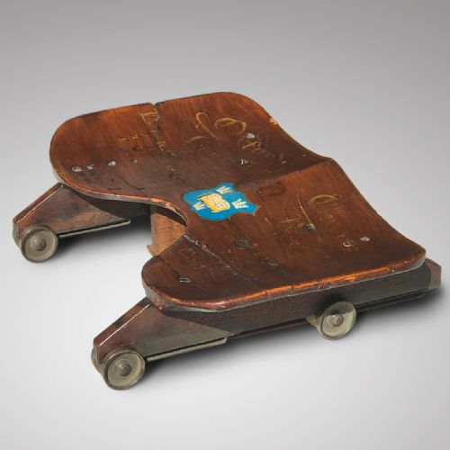 fig 1. 1871 Oxford University Boat Race Skull Seat