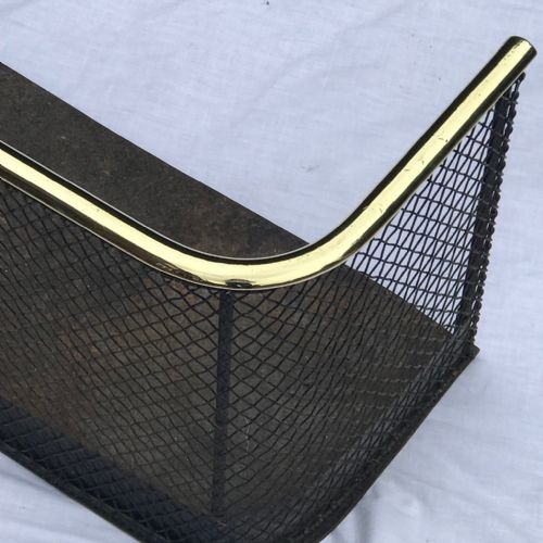 VICTORIAN FIRE GUARD WITH BRASS TOP RAIL - ADDITIONAL PHOTO 1