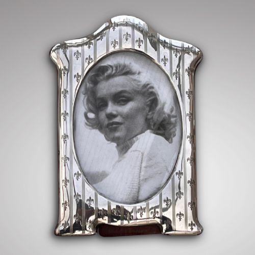 PAIR OF EDWARDIAN SILVER PHOTO FRAMES - ADDITIONAL PHOTO 2