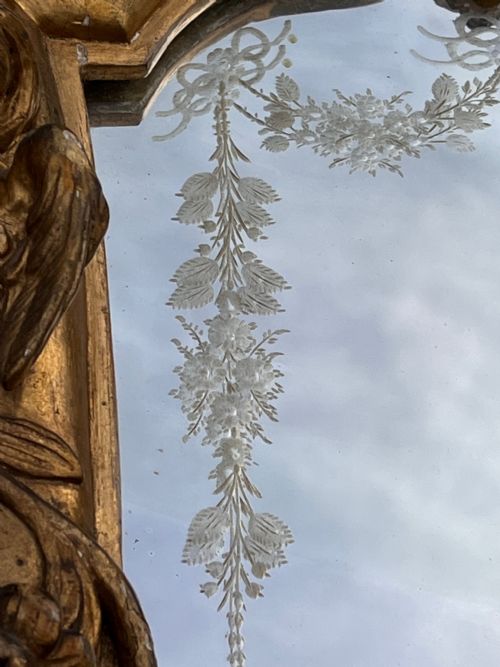 19TH CENTURY GILT FRAMED CHERUB BRACKET MIRROR - ADDITIONAL PHOTO 1
