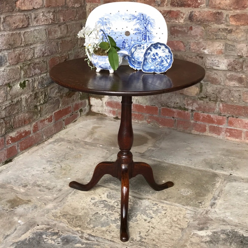 Superb Georgian Oak Tilt Top Pedestal Table