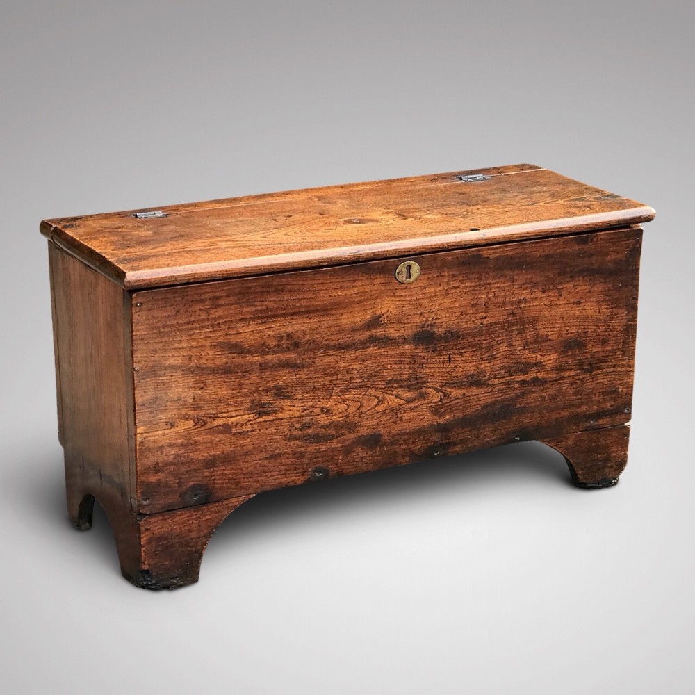 Small Georgian Elm Coffer