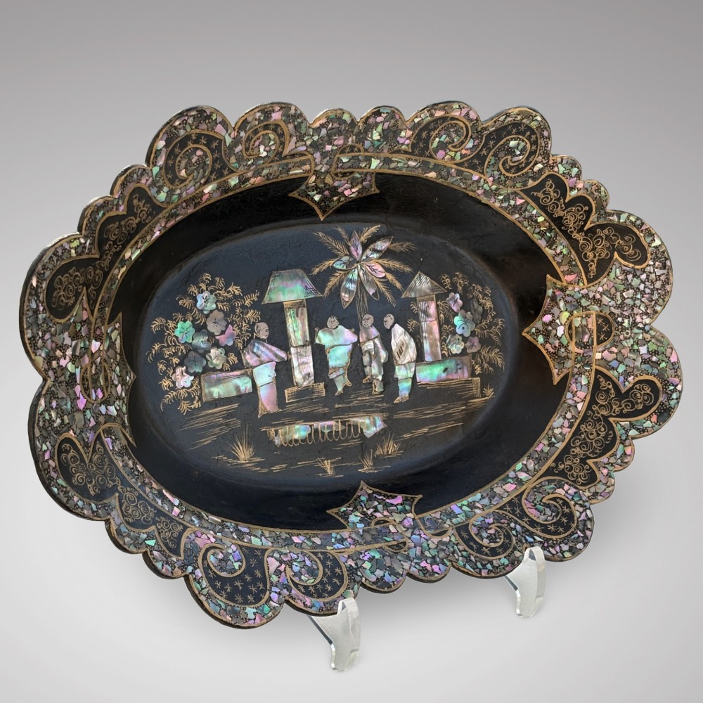 Chinoiserie Mother of Pearl Inlaid Papier Mache Dish