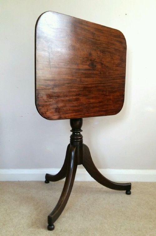 Georgian Mahogany Tilt Top Tripod Side / Wine Table