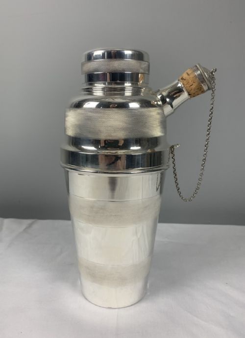 Jumbo Art Deco Silver Plated Cocktail Shaker, 1 Pint, by Dutchess Plate