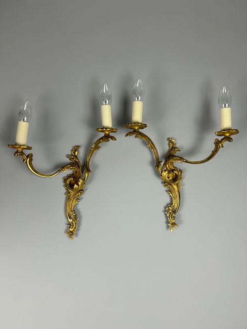 PAIR OF FRENCH GILDED BRONZE ANTIQUE WALL LIGHTS REWIRED - ADDITIONAL PHOTO 2