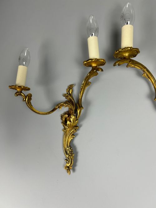 PAIR OF FRENCH GILDED BRONZE ANTIQUE WALL LIGHTS REWIRED - ADDITIONAL PHOTO 3