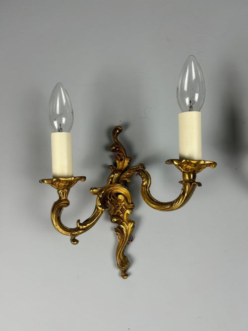 FRENCH PAIR OF GILDED BRONZE ANTIQUE WALL LIGHTS - ADDITIONAL PHOTO 4