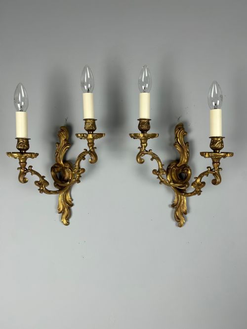 FRENCH PAIR OF GILDED BRONZE ANTIQUE WALL LIGHTS - ADDITIONAL PHOTO 1