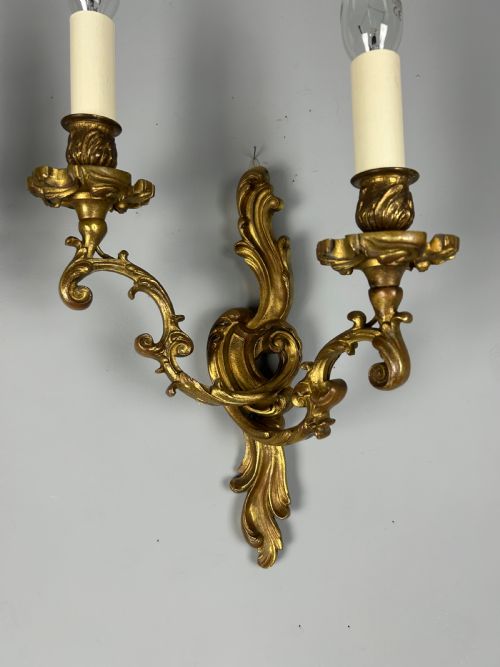 FRENCH PAIR OF GILDED BRONZE ANTIQUE WALL LIGHTS - ADDITIONAL PHOTO 6