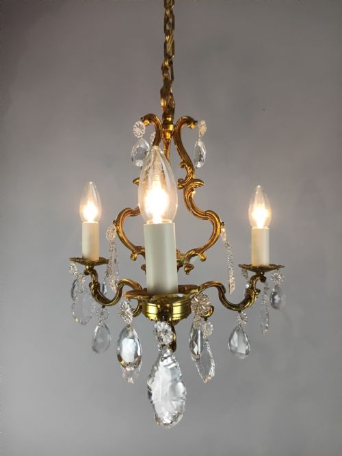 FRENCH GILT BRASS CRYSTAL TRIPLE LIGHT ANTIQUE CHANDELIER - ADDITIONAL PHOTO 7