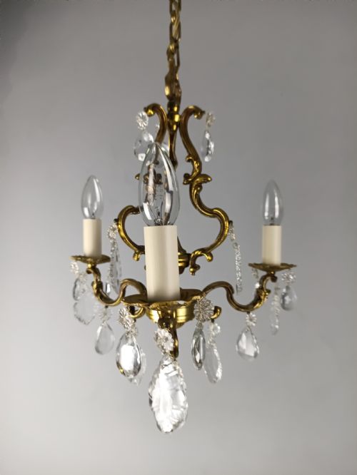 FRENCH GILT BRASS CRYSTAL TRIPLE LIGHT ANTIQUE CHANDELIER - ADDITIONAL PHOTO 9