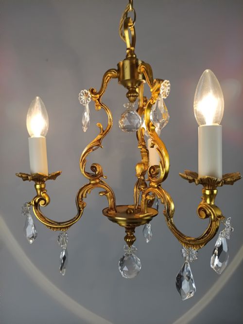 FRENCH GILT BRASS CRYSTAL TRIPLE LIGHT ANTIQUE CHANDELIER - ADDITIONAL PHOTO 7