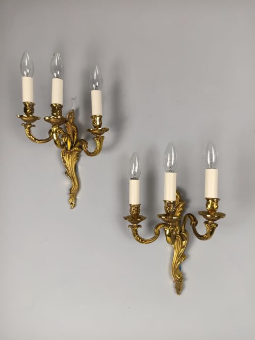 PAIR OF ANTIQUE FRENCH GILDED BRASS ROCOCO TRIPLE ARM WALL SCONCES LIGHTS REWIRED - ADDITIONAL PHOTO 2