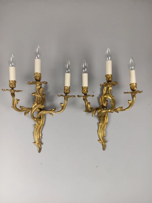 PAIR OF ANTIQUE FRENCH GILDED BRONZE ROCOCO TRIPLE ARM WALL SCONCES LIGHTS REWIRED