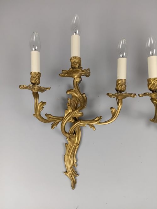 PAIR OF ANTIQUE FRENCH GILDED BRONZE ROCOCO TRIPLE ARM WALL SCONCES LIGHTS REWIRED - ADDITIONAL PHOTO 1