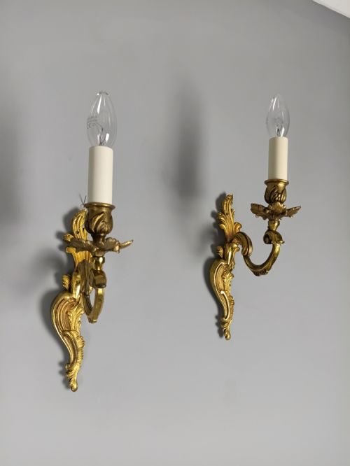 PAIR OF FRENCH GILT BRASS SINGLE ARM WALL LIGHTS - ADDITIONAL PHOTO 4