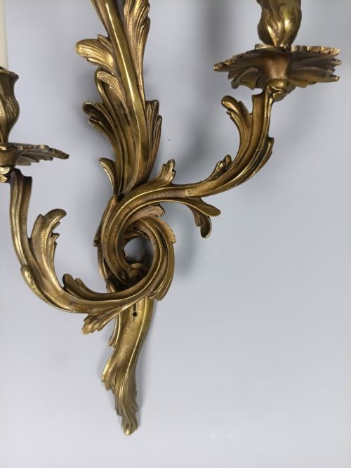 PAIR OF FRENCH ANTIQUE LARGE GILDED BRONZE TRIPLE ARM WALL LIGHTS ORNATE ROCOCO SCONCES REWIRED READY TO INSTALL - ADDITIONAL PHOTO 4