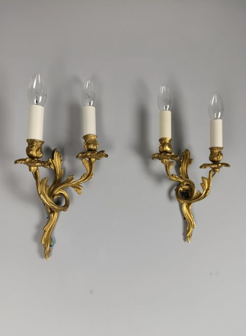 FRENCH PAIR OF SMALL GILDED TWIN ARM ANTIQUE WALL LIGHTS - ADDITIONAL PHOTO 1