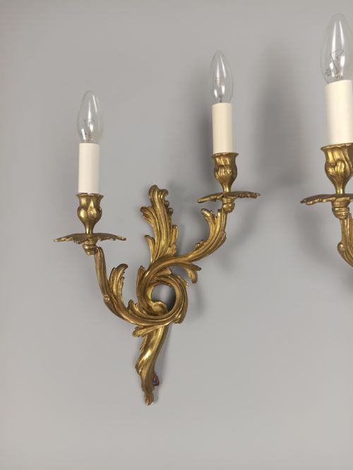 FRENCH PAIR OF GILDED BRONZE ANTIQUE WALL LIGHTS - ADDITIONAL PHOTO 5