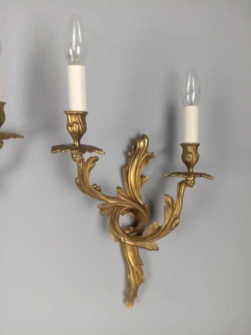 FRENCH PAIR OF GILDED BRONZE ANTIQUE WALL LIGHTS - ADDITIONAL PHOTO 3
