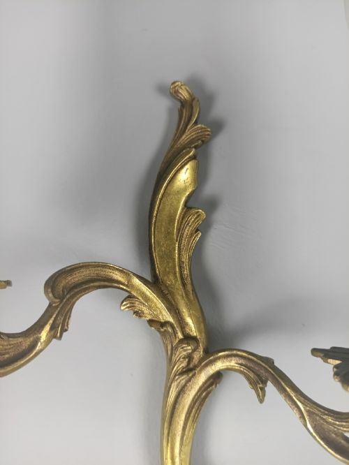SINGLE FRENCH ANTIQUE GILT BRASS TWIN ARM WALL LIGHT - ADDITIONAL PHOTO 2