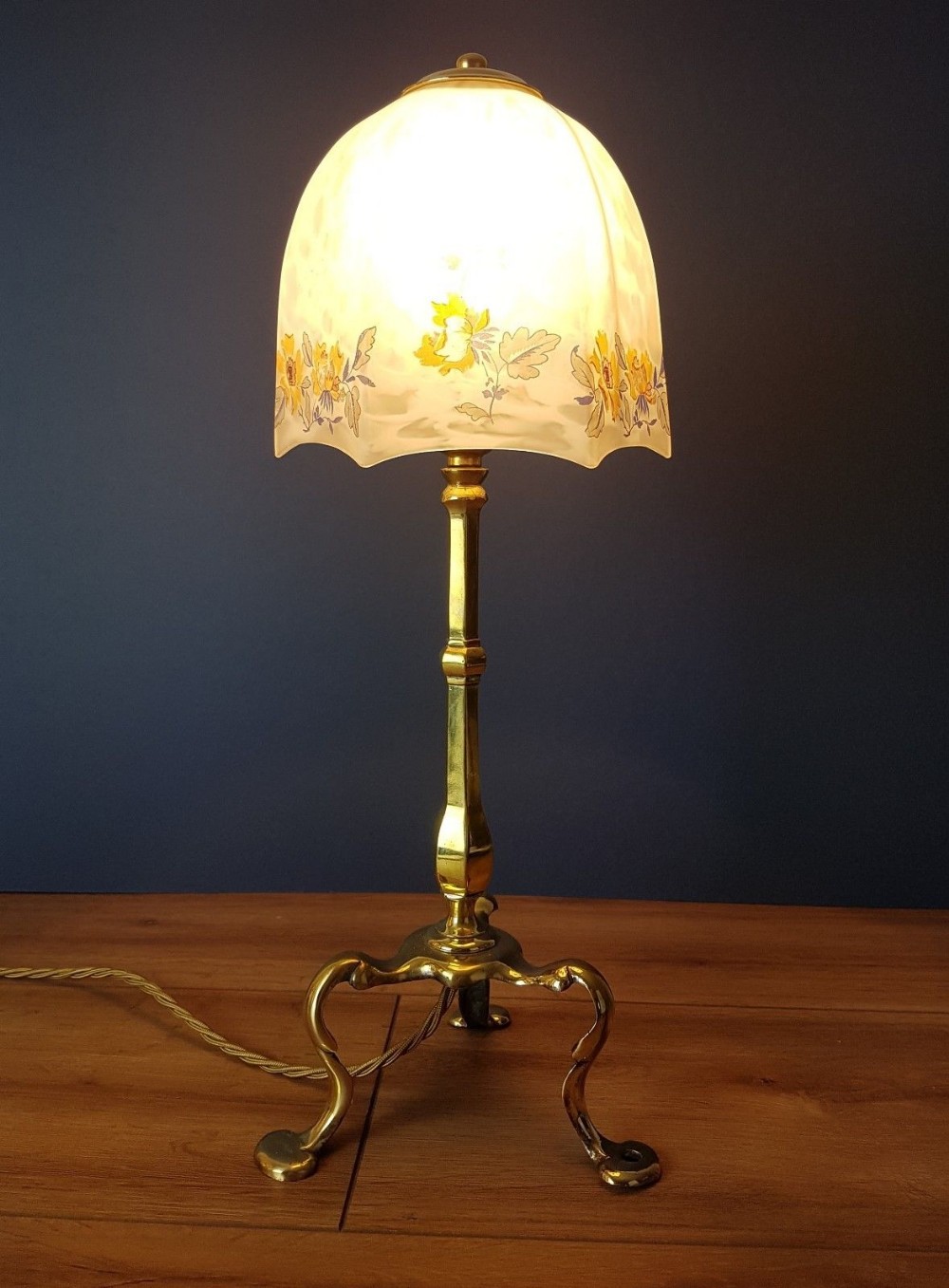 c1910 Brass Pullman Lamp with Decorated Floral Shade; PAT Tested