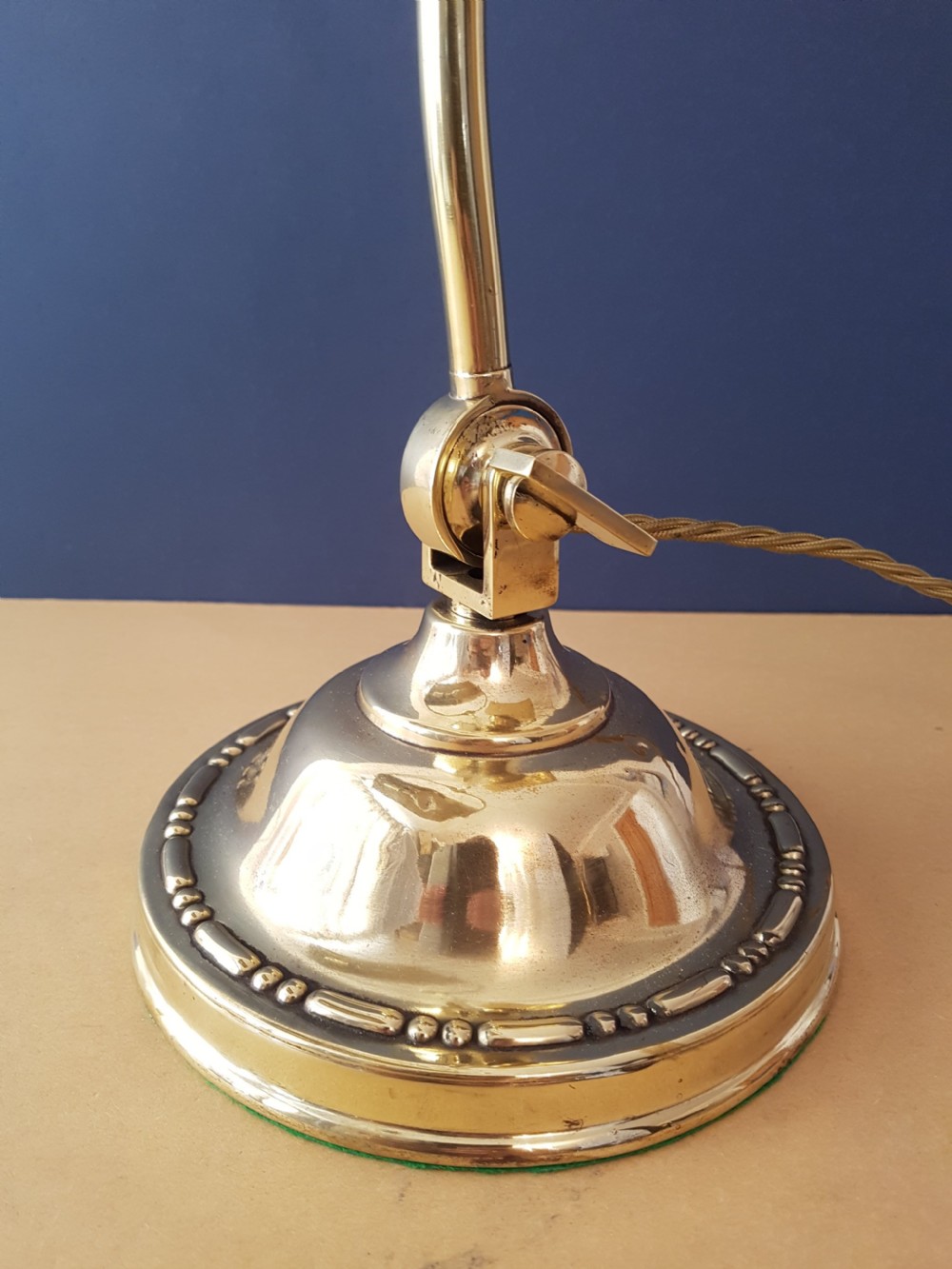 c1920 Polished Brass Bankers Lamp with Original Pull Switch View VII