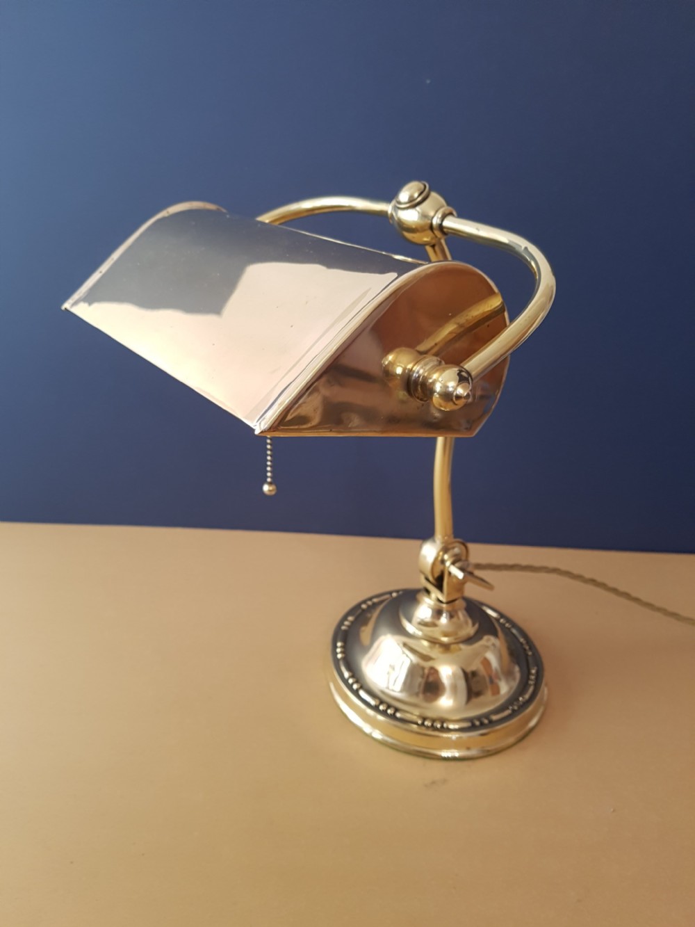 c1920 Polished Brass Bankers Lamp with Original Pull Switch View VIII