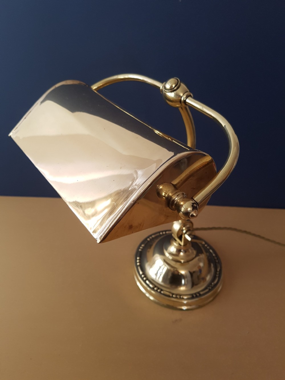 c1920 Polished Brass Bankers Lamp with Original Pull Switch View IX