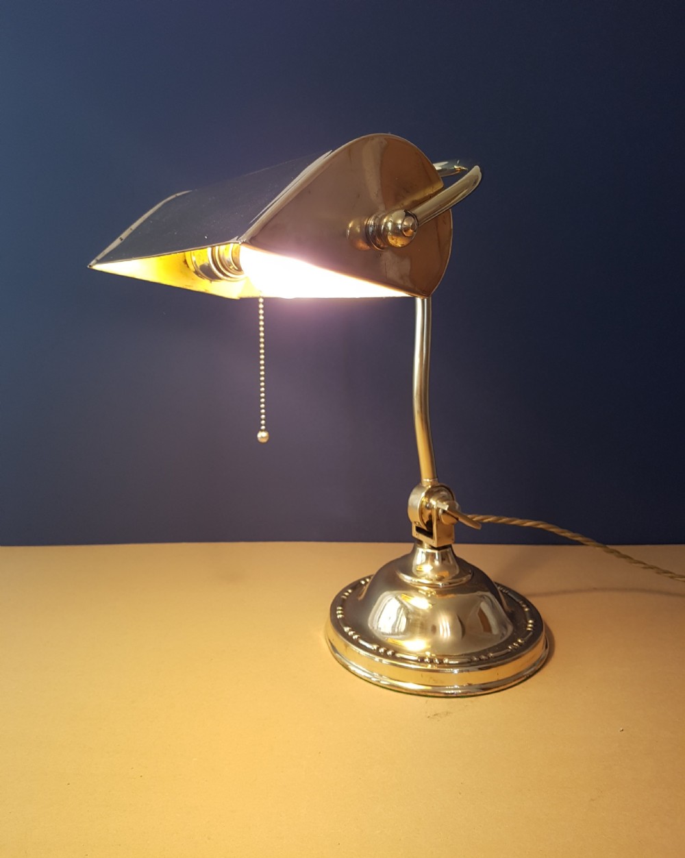 c1920 Polished Brass Bankers Lamp with Original Pull Switch View XII