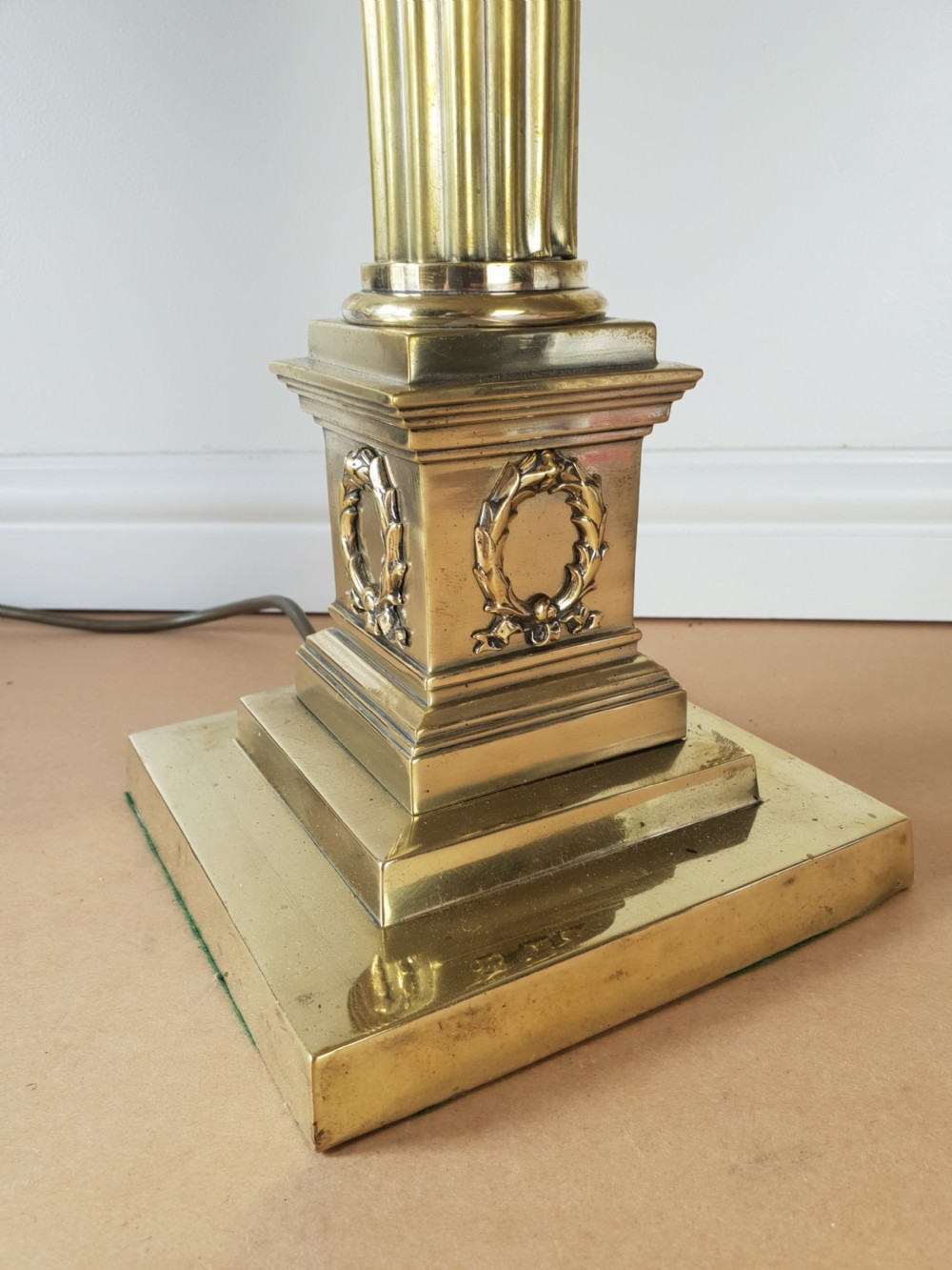 Large Brass Corinthian Column Table Lamp, Rewired and PAT tested  View IX