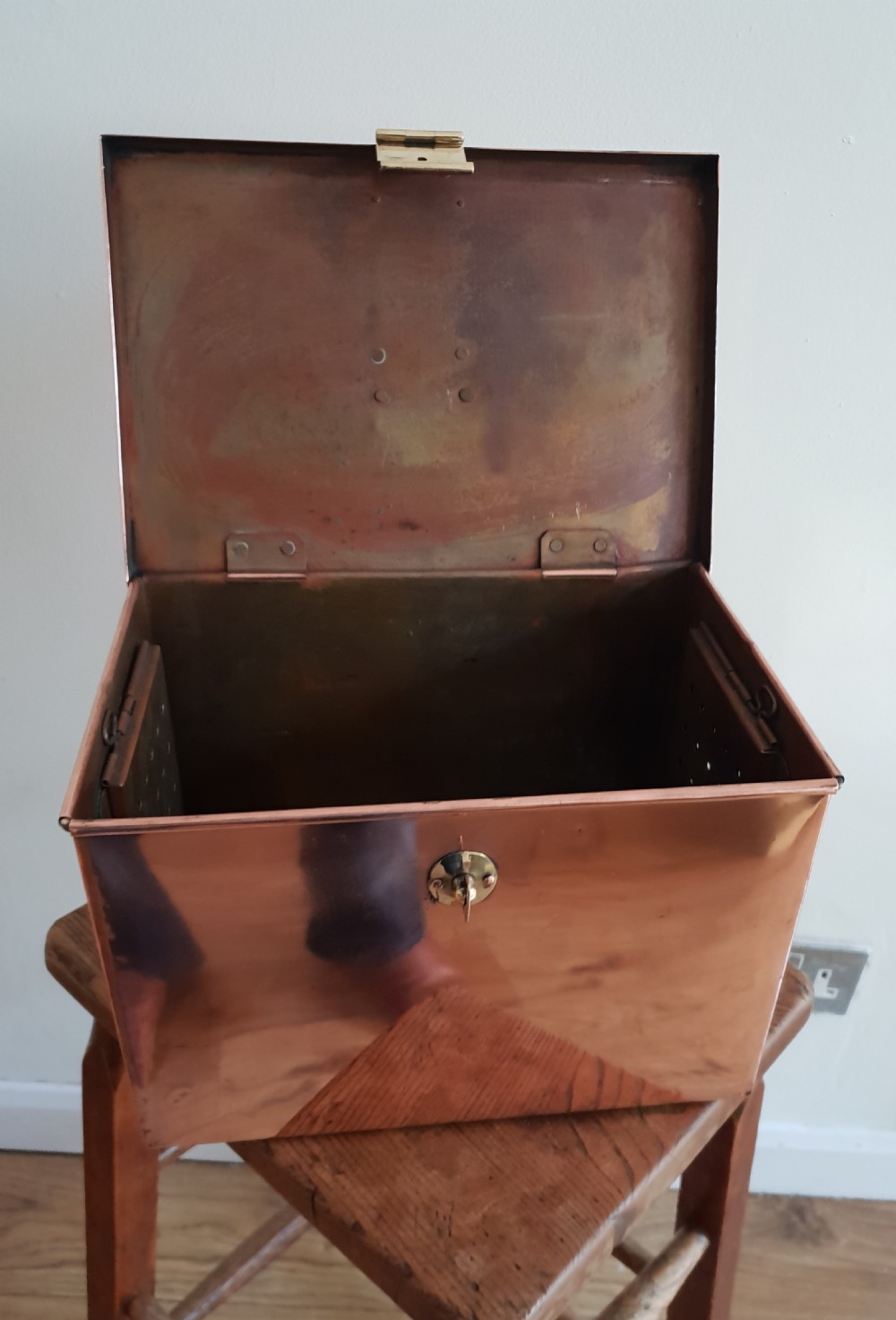 c1880 Copper Carriage Warmer Clasped Box, Alexander & Fowler Liverpool  View IX