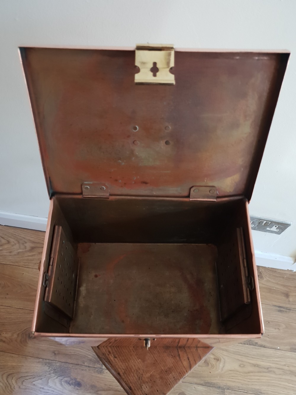 c1880 Copper Carriage Warmer Clasped Box, Alexander & Fowler Liverpool  View X