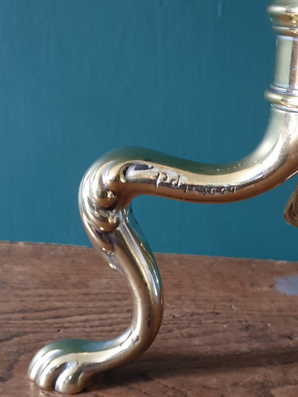 High Quality Victorian Cast Brass Pullman Table Lamp with Registration Mark, Rewired and PAT tested  View V