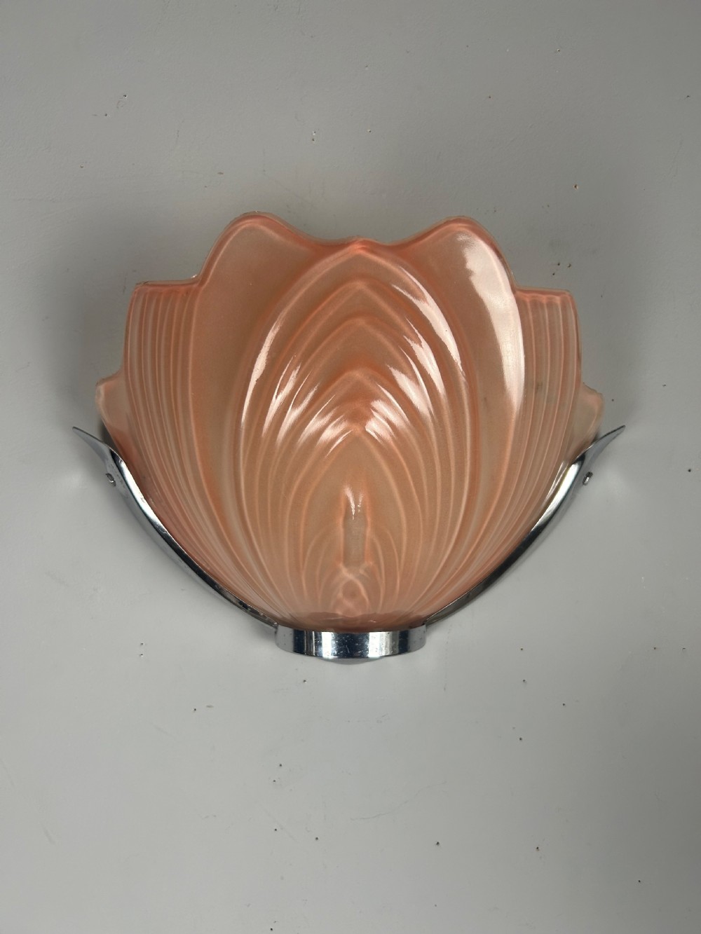 Single Peach Art Deco Clams Shell Wall Light 