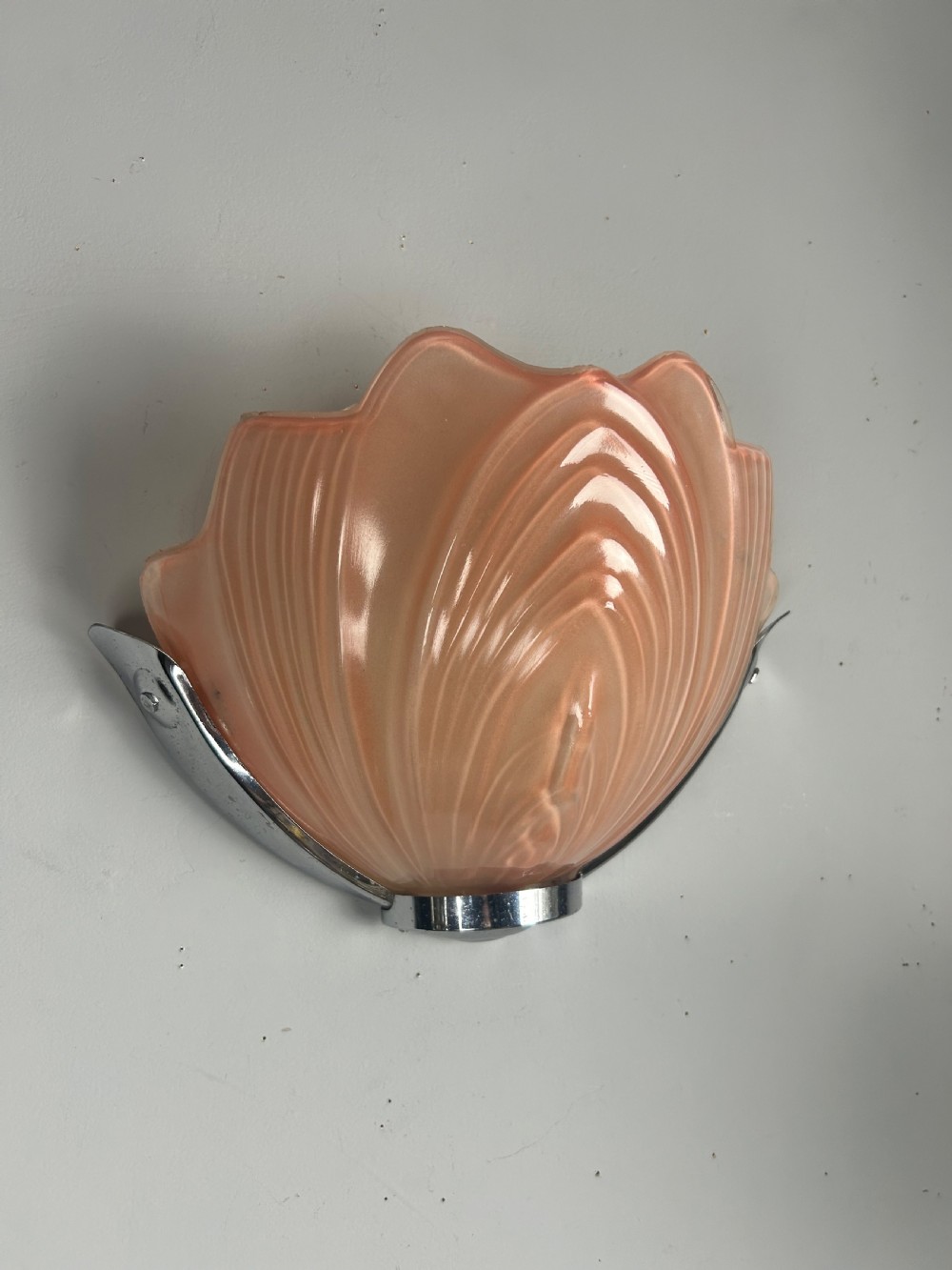 Single Peach Art Deco Clams Shell Wall Light  View III
