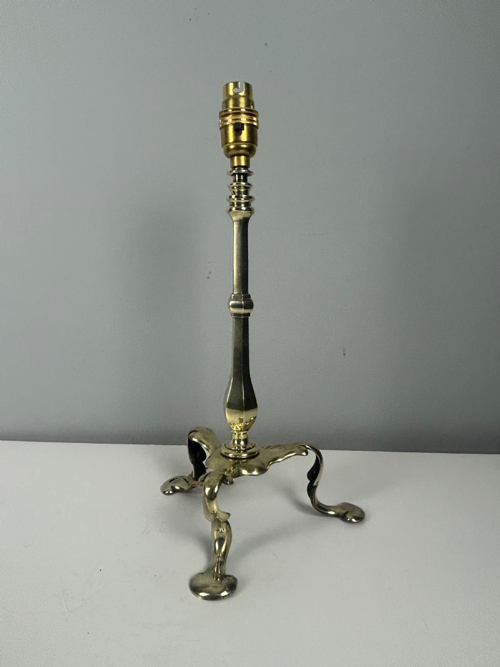 Faraday & Sons Brass Pullman Table Lamp View IV